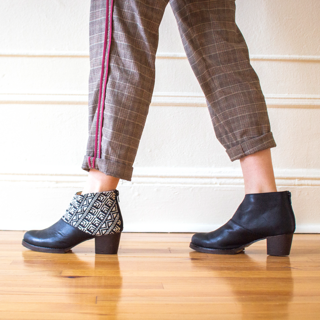 Salma Ankle let doBoot - Black and Ecru